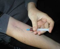Четверо тамбовчан попались на незаконном обороте наркотиков Четверо тамбовчан попались на незаконном обороте наркотиков