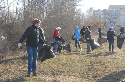 Руководители города приняли участие в уборке Липецка