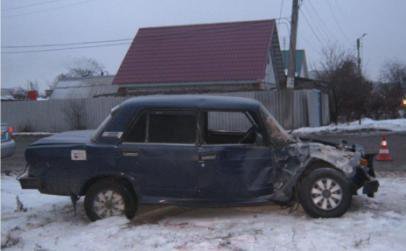 В Белгородской области под колесами автомобиля погибла женщина