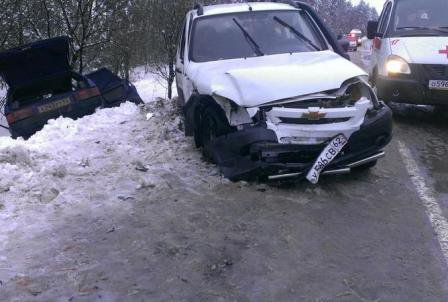 В Рязанской области в лобовом столкновении пострадали 4 человека