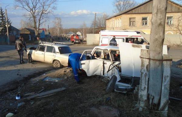 Фото ДТП в Ряжске, в котором пострадали шесть человек
