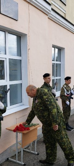 В Мичуринске состоялось открытие мемориальной доски солдату, погибшему во время проведения СВО В Мичуринске состоялось открытие мемориальной доски солдату, погибшему во время проведения СВО