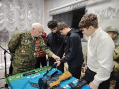В Мичуринске ветеран Афганистана встретился со школьниками В Мичуринске ветеран Афганистана встретился со школьниками